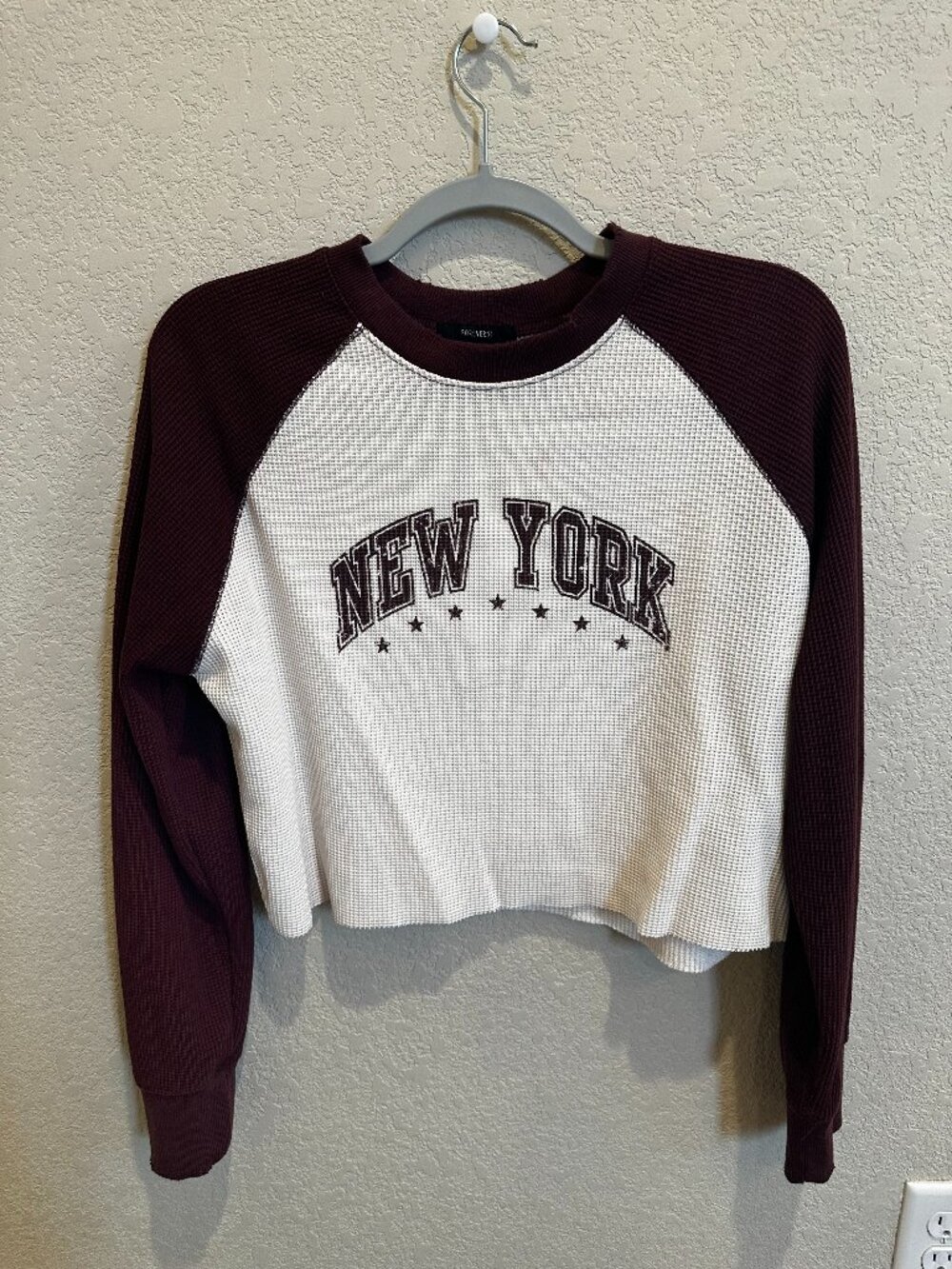 Forever 21 NYC Burgundy & Cream Cropped Waffle Knit Sweater M